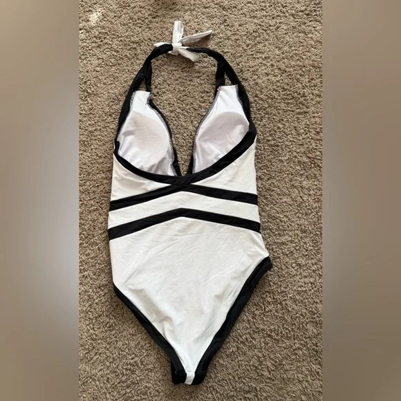 BeachJoy white and black one piece swimsuit - Picture 2 of 2
